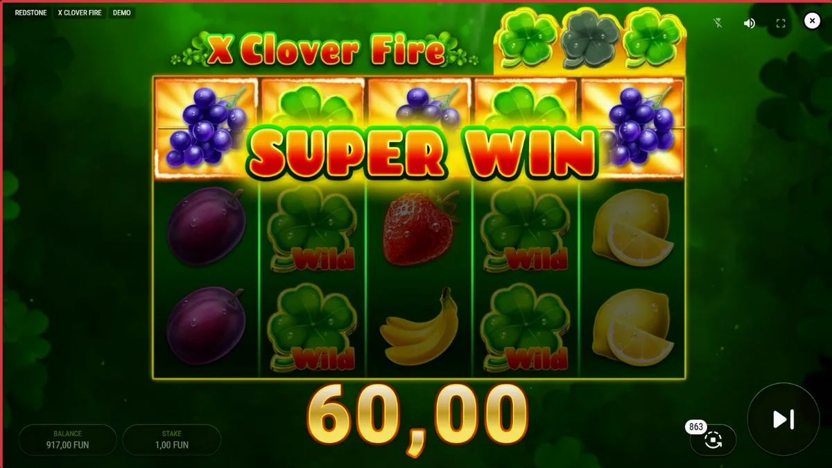 Interface do slot X Clover Fire com símbolos de frutas e trevos brilhantes